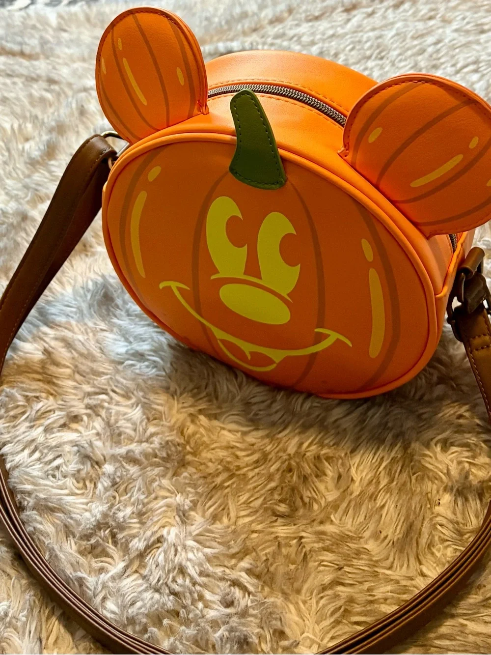 BNWT Loungefly Disney Mickey Mouse Glow-in-the-Dark Pumpkin Crossbody Bag
